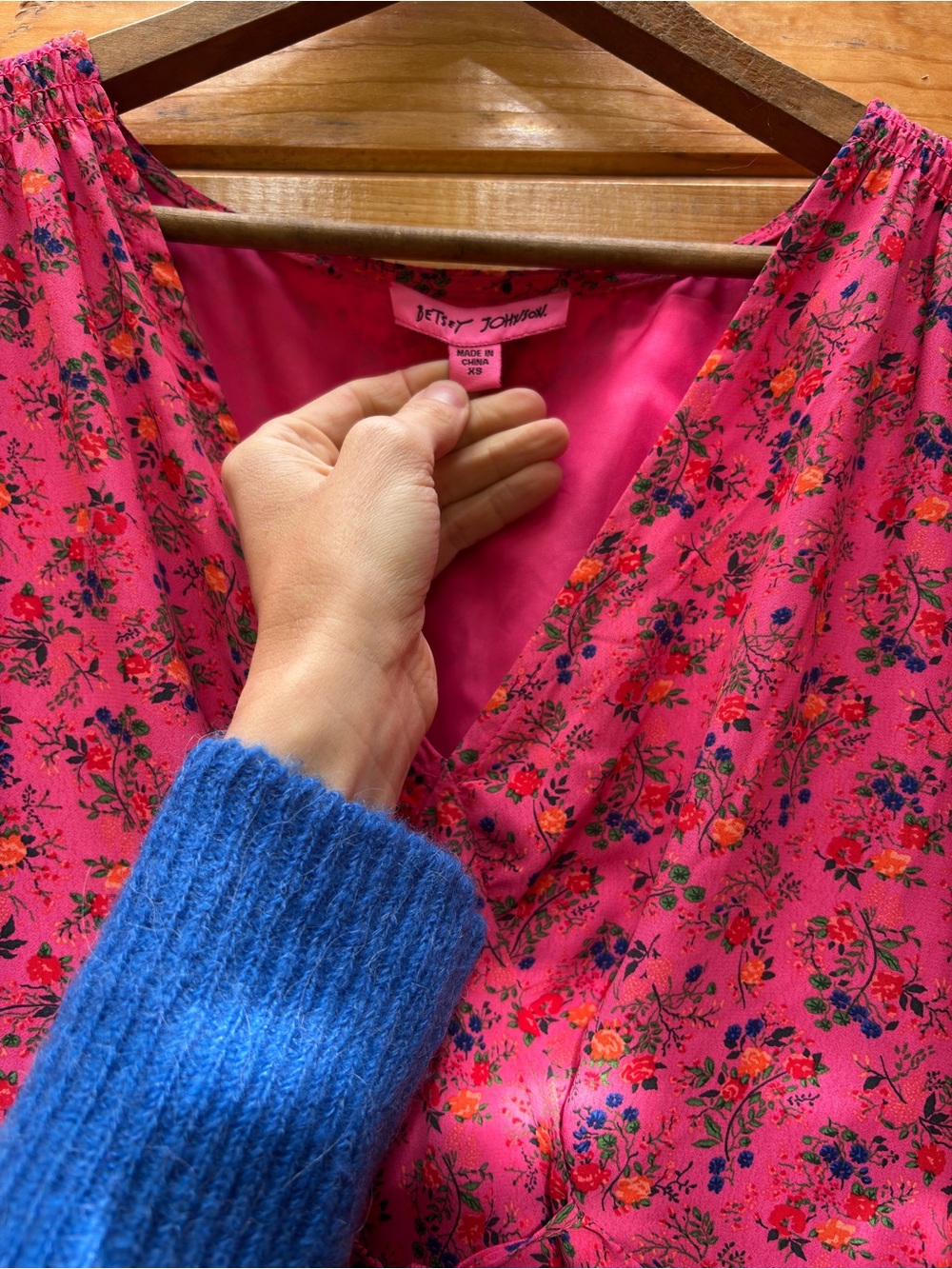 Betsey Johnson Darling Ditsy Printed Rayon Crepe Mini Dress Fruit Dove XS - Picture 6 of 6